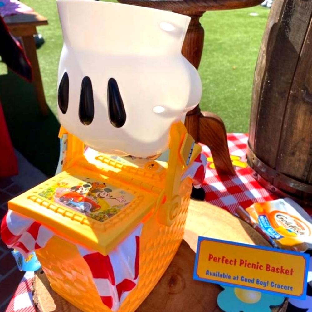 2023 Daisy Café - Perfect Picnic Basket - Toontown